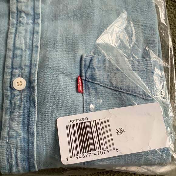NWT Levi’s blue, short sleeve button up shirt.  Labeled XXL, looks like large. - Picture 3 of 4